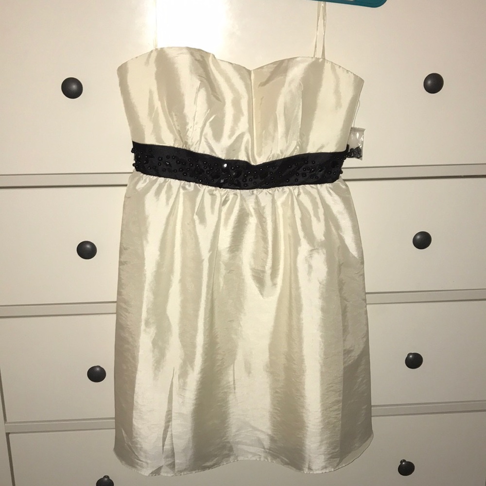 Strapless dress